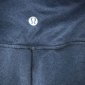 lulu lemon mid-rise leggings. size 2